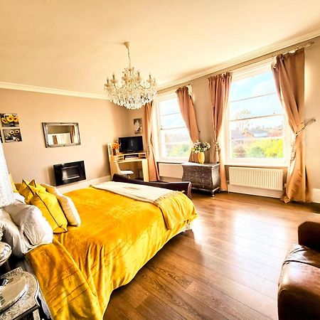 Cotswold Vip Regency Lodge Cheltenham Ngoại thất bức ảnh