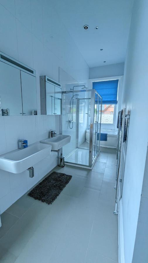 Cotswold Vip Regency Lodge Cheltenham Ngoại thất bức ảnh