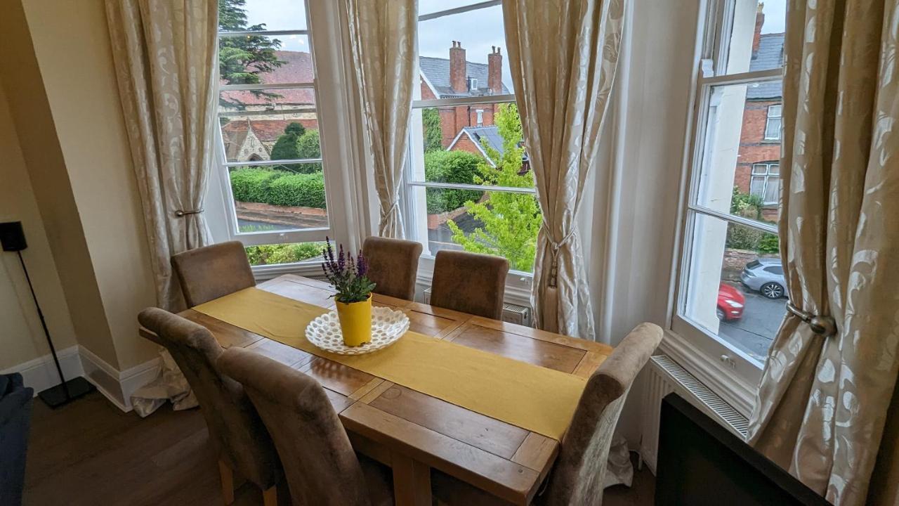 Cotswold Vip Regency Lodge Cheltenham Ngoại thất bức ảnh